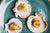 Jakobsmuscheln mit Pancetta, romanischem Salat und gerösteten Haselnüssen