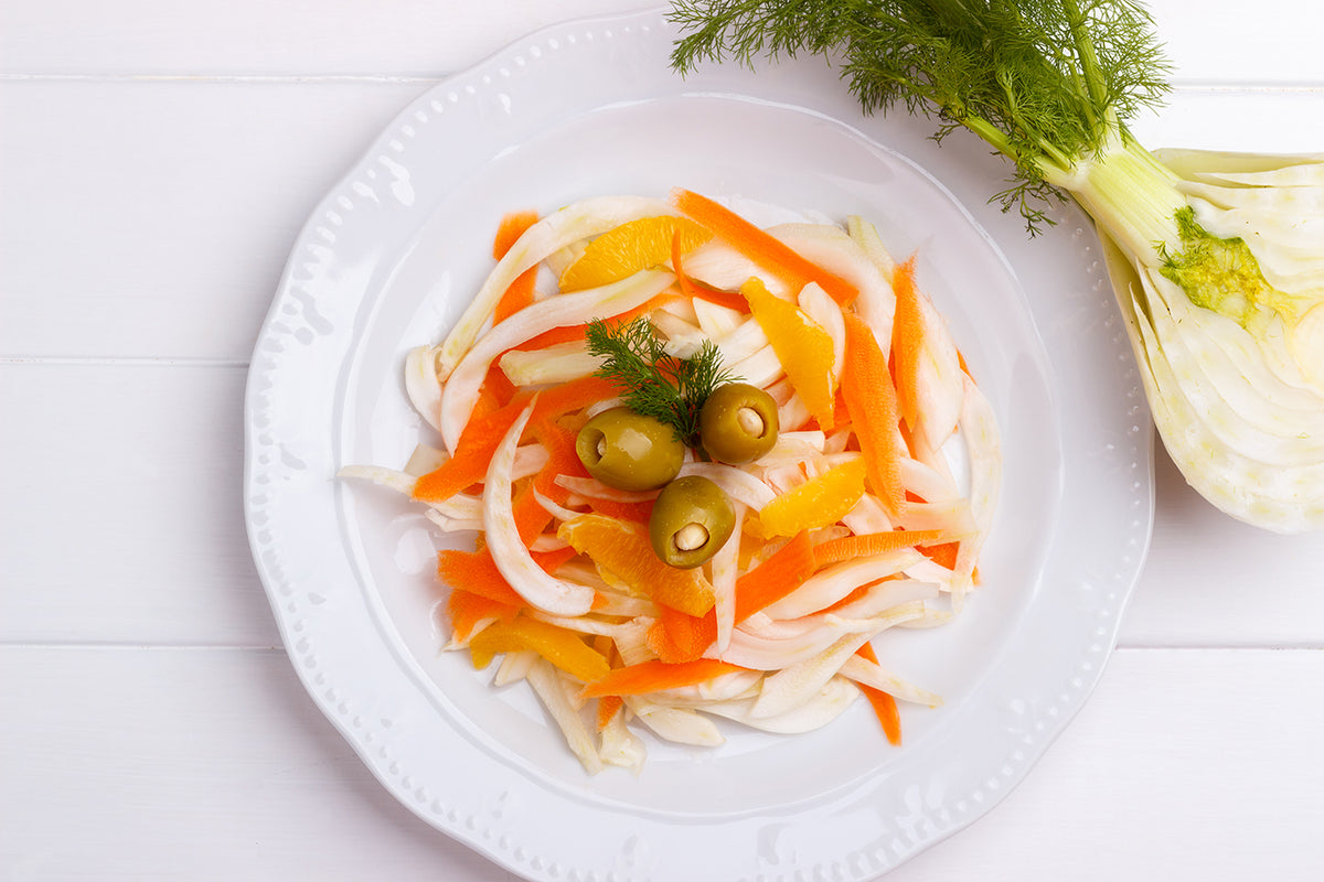 Grüne Oliven gefüllt mit Mandeln in Lake - HERMES